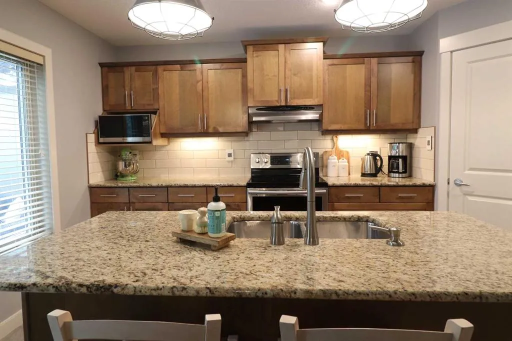 22 Riverview Crescent W