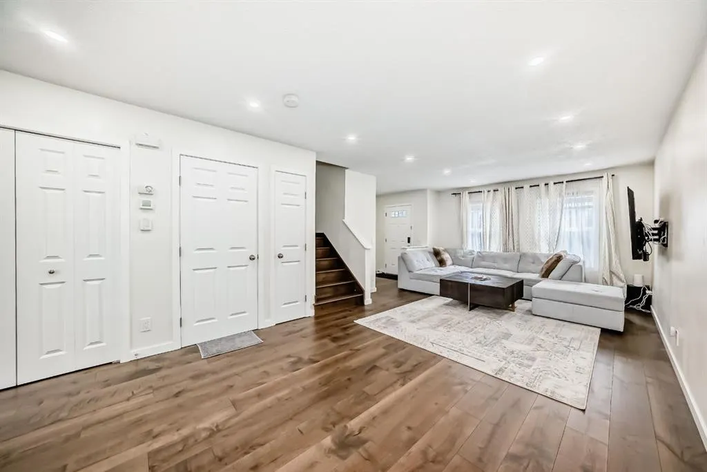 237 Skyview Ranch Boulevard NE
