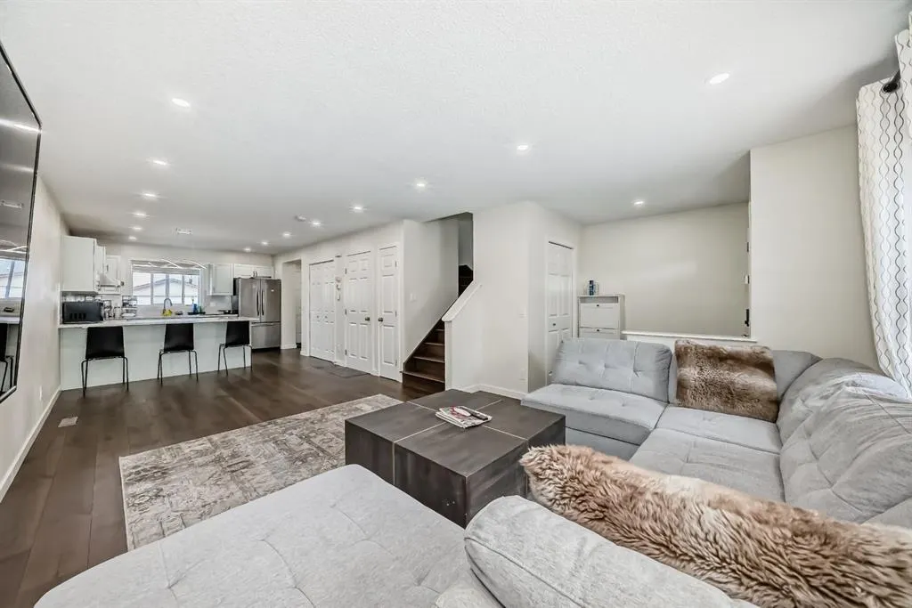 237 Skyview Ranch Boulevard NE