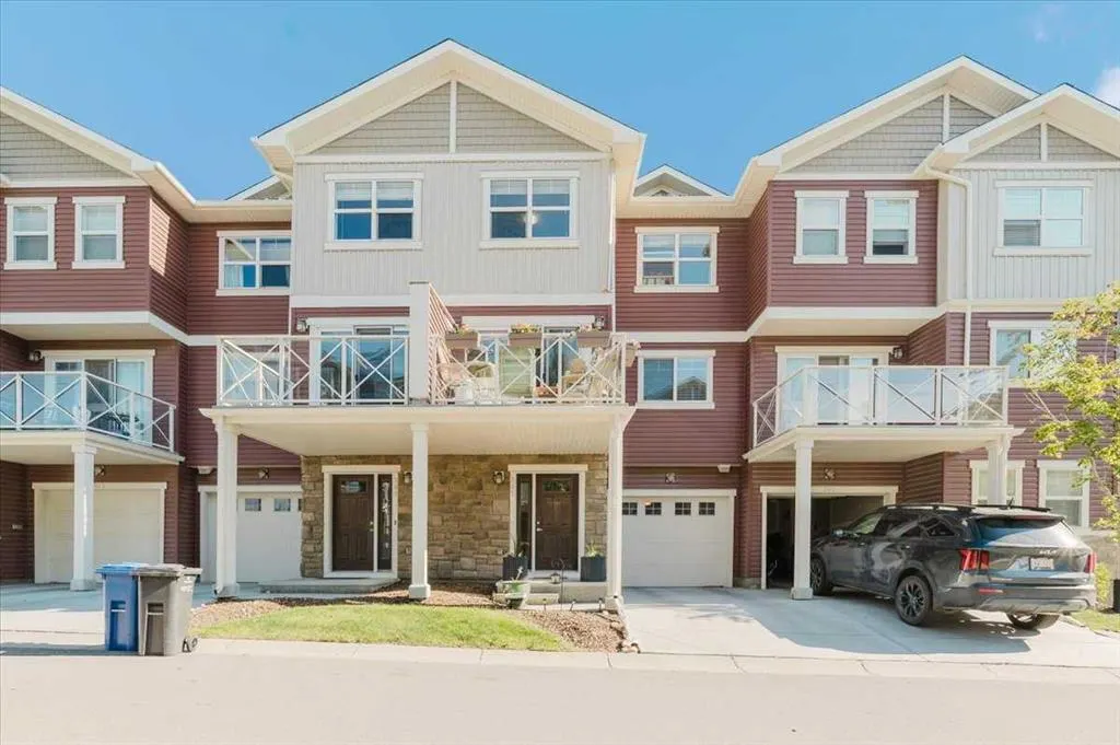 307 Skyview Ranch Grove NE