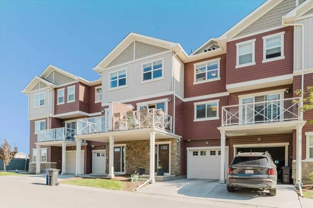 307 Skyview Ranch Grove NE
