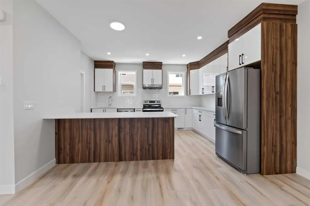 90 Corner Meadows Manor NE, #502