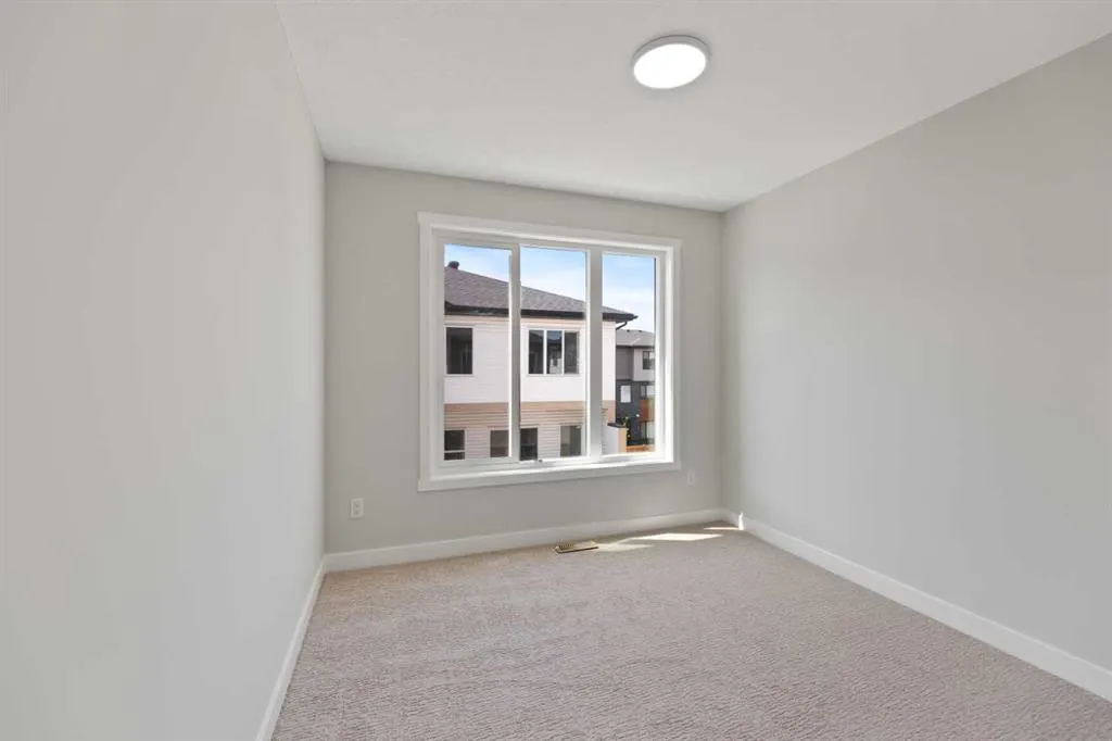 90 Corner Meadows Manor NE, #502