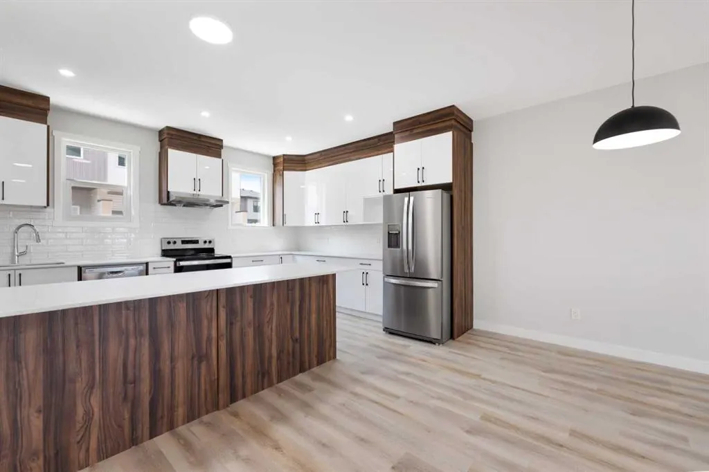 90 Corner Meadows Manor NE, #502