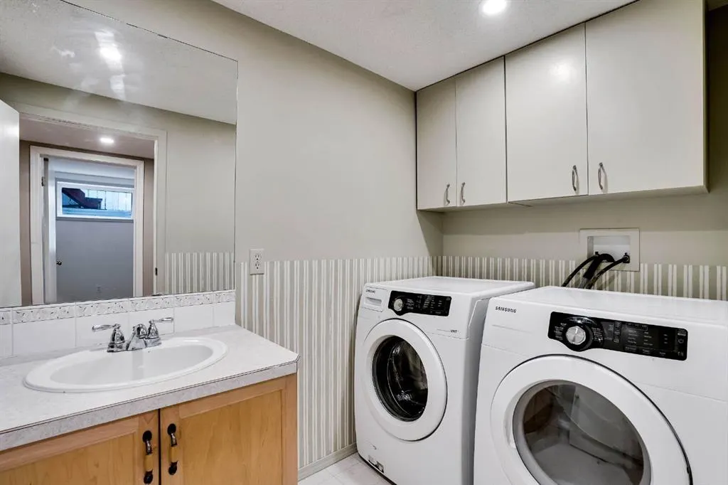 42 Inverness Place SE