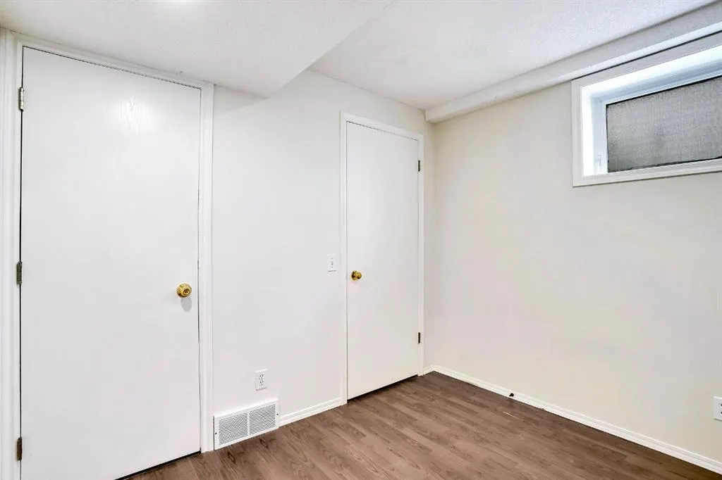 42 Inverness Place SE