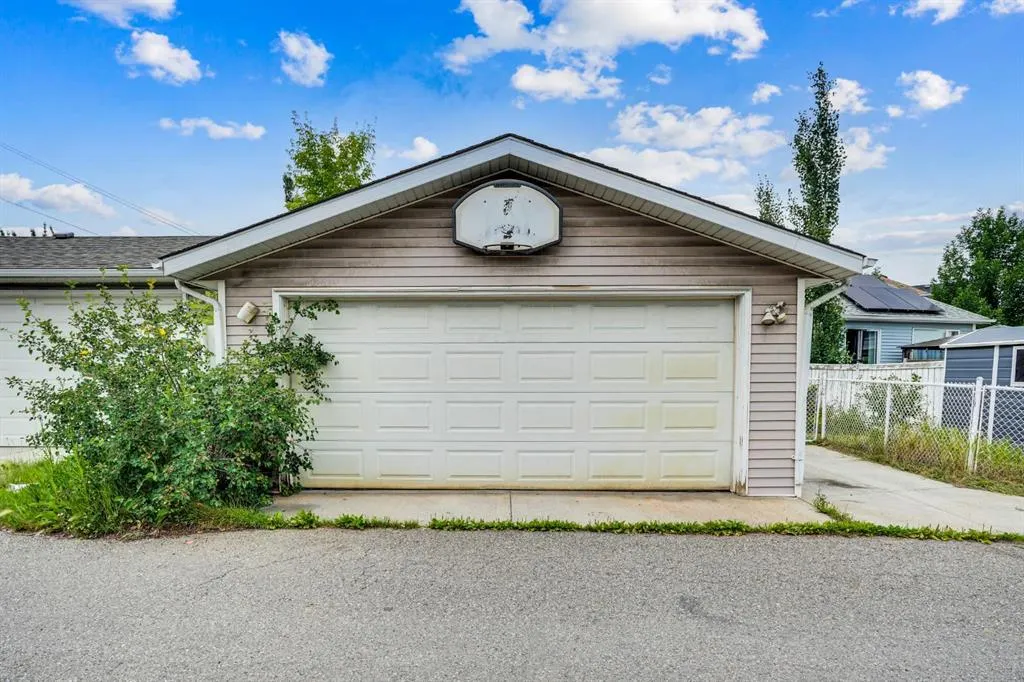 42 Inverness Place SE