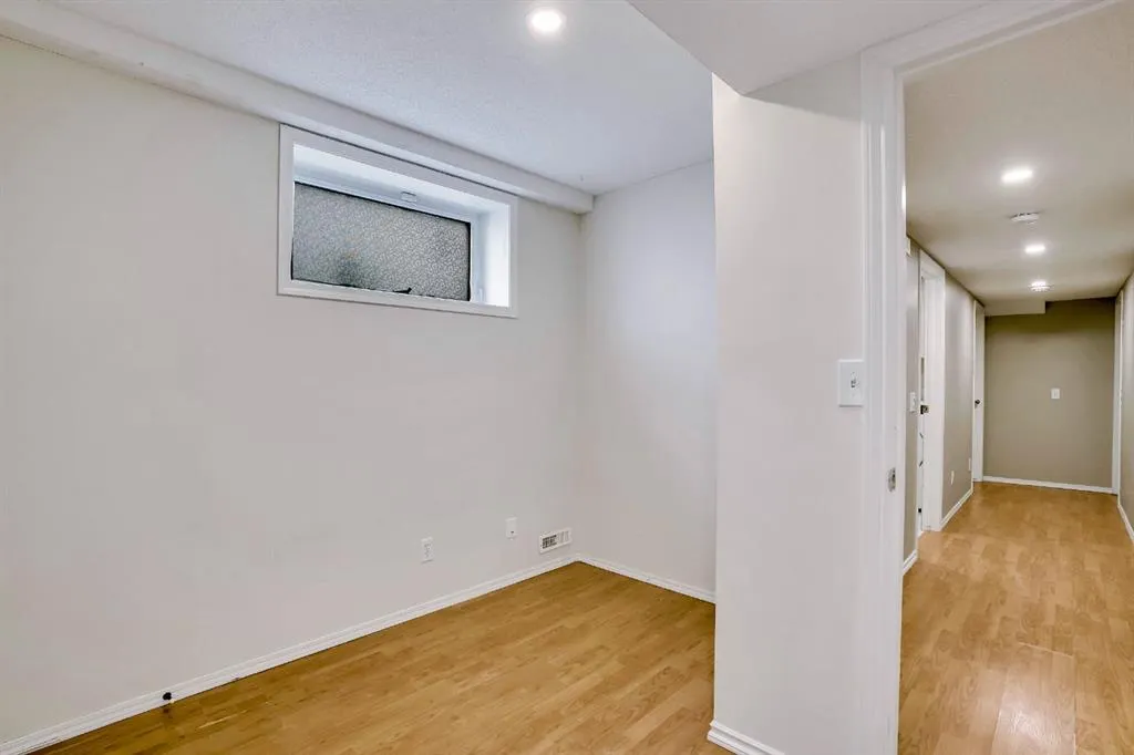 42 Inverness Place SE