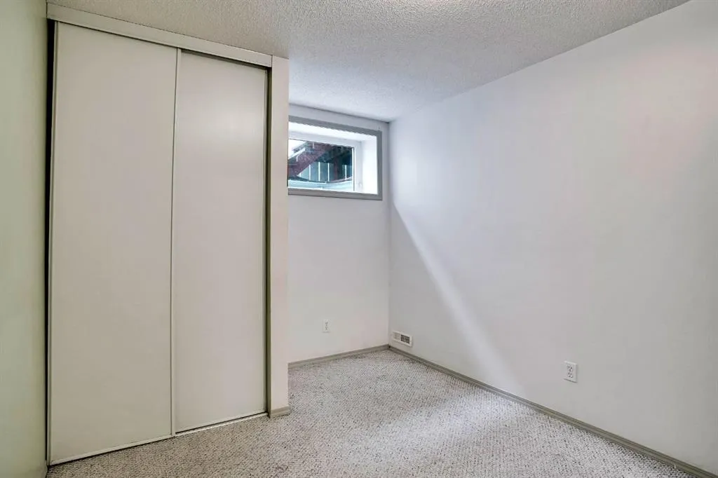 42 Inverness Place SE
