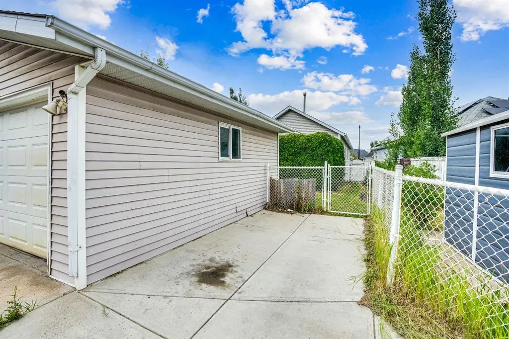 42 Inverness Place SE