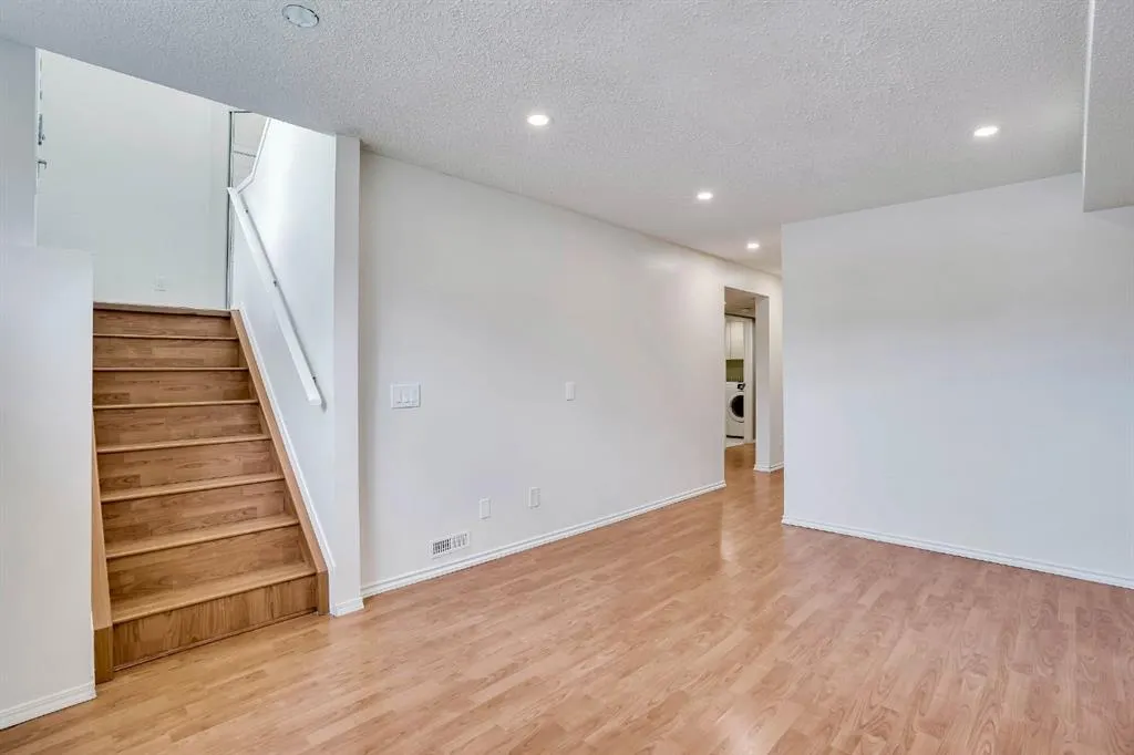 42 Inverness Place SE
