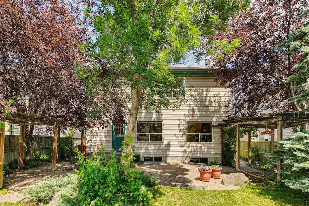 214 Springmere Close