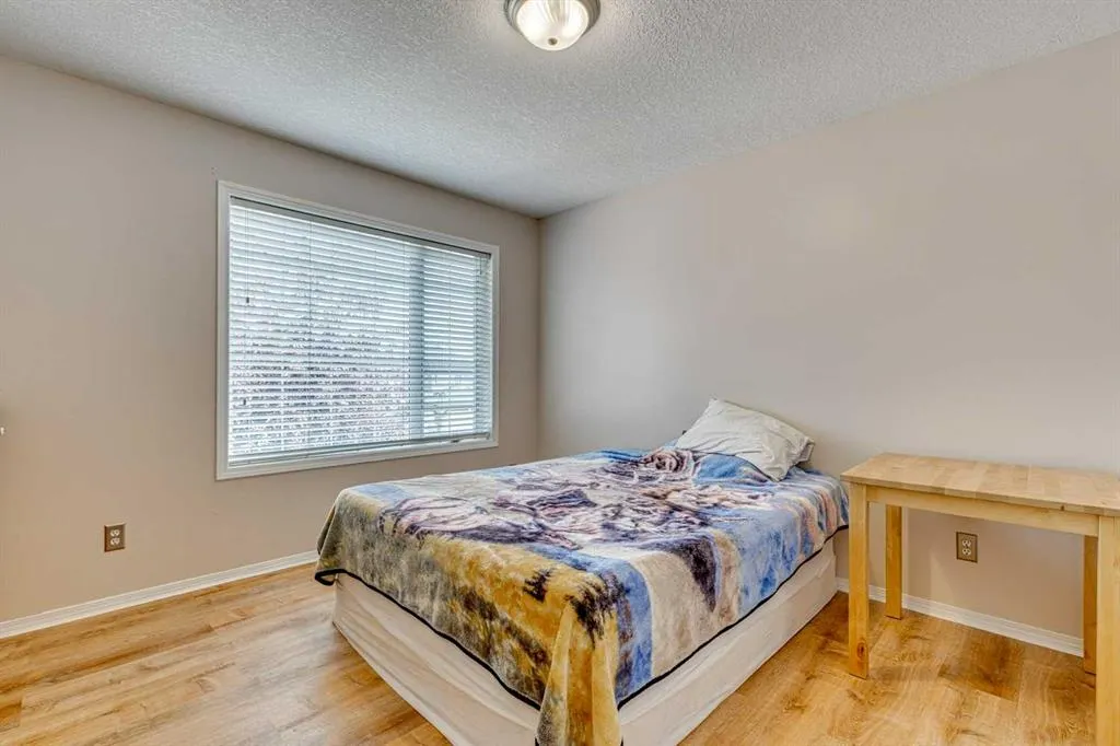 214 Springmere Close