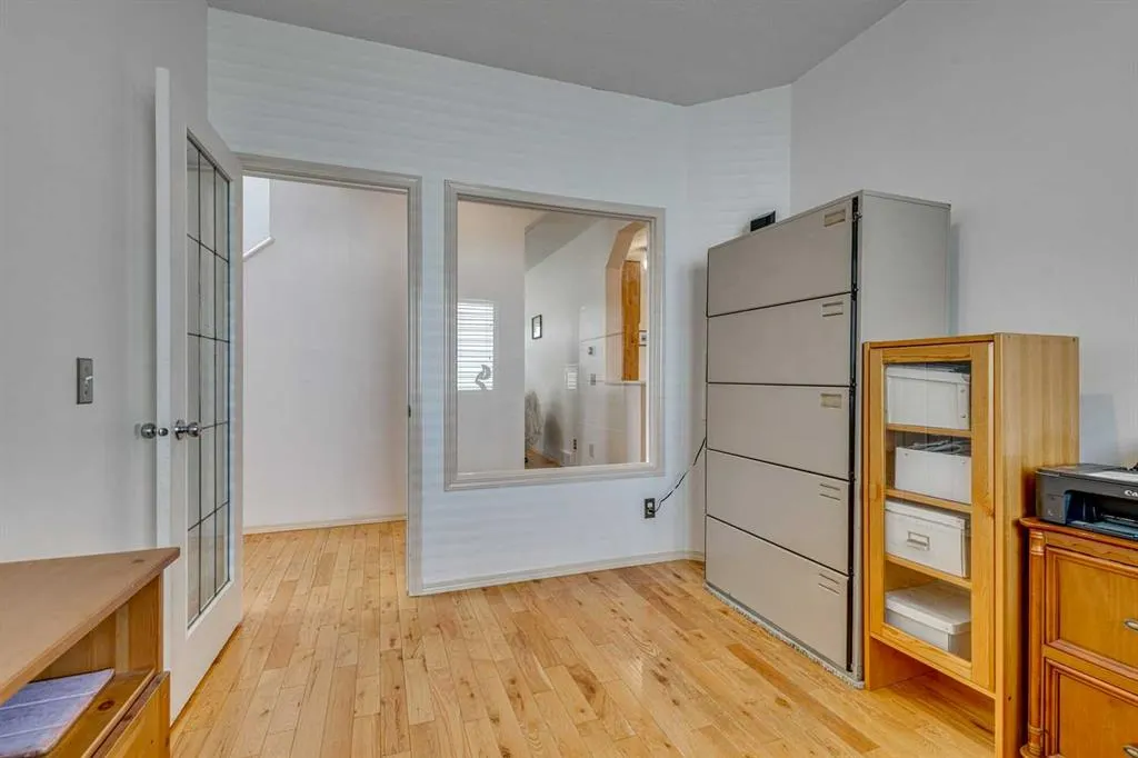 214 Springmere Close