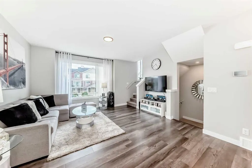 71 Skyview Ranch Avenue NE