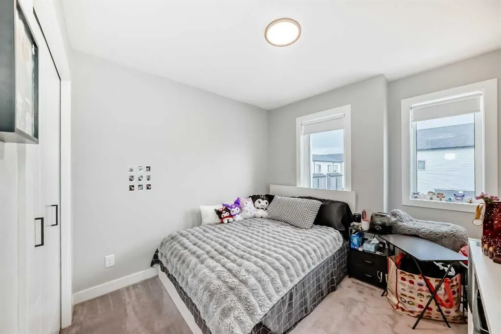 71 Skyview Ranch Avenue NE