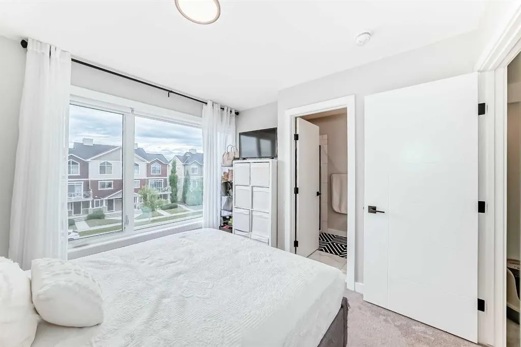 71 Skyview Ranch Avenue NE