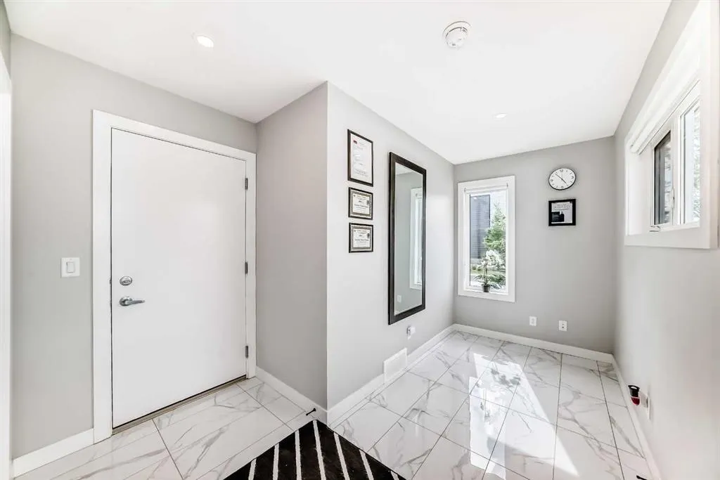 71 Skyview Ranch Avenue NE