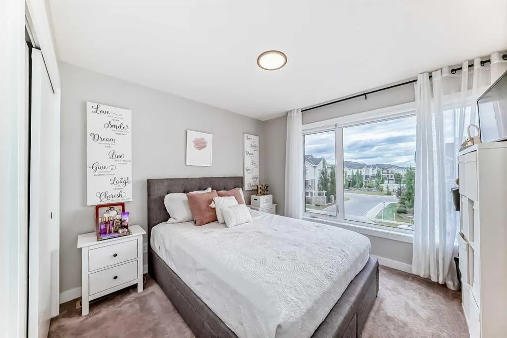 71 Skyview Ranch Avenue NE
