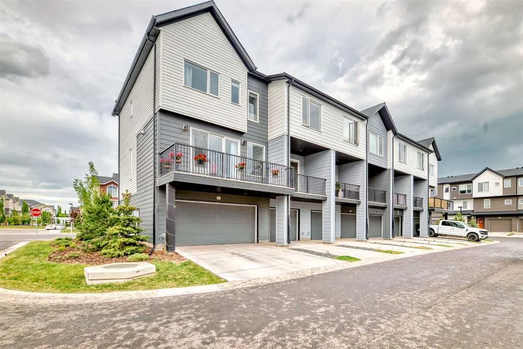 71 Skyview Ranch Avenue NE