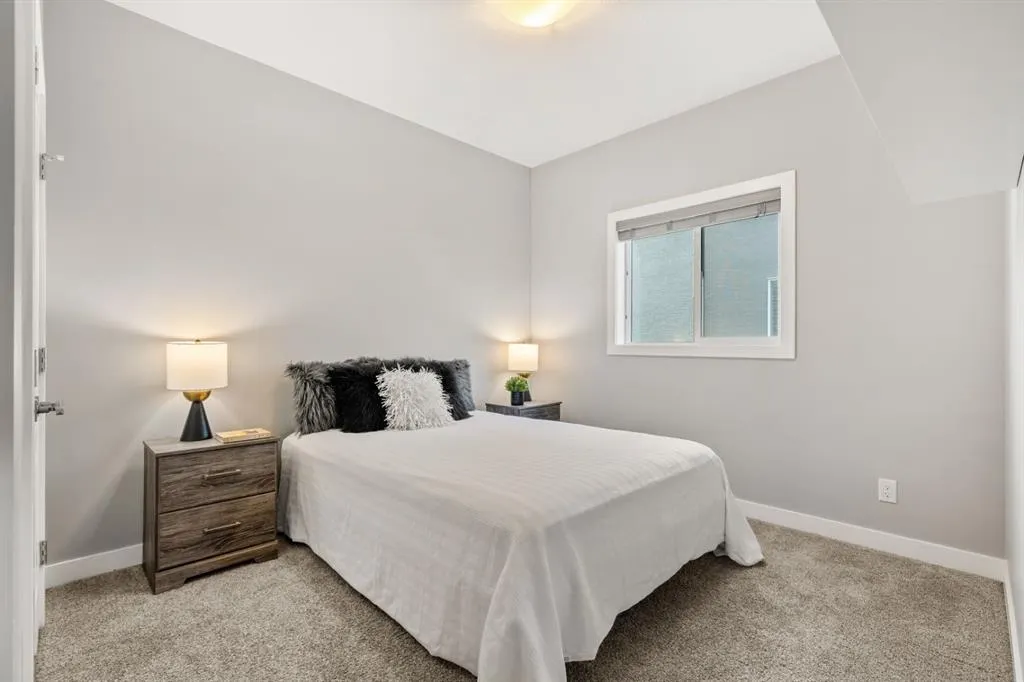 24 Masters Court SE