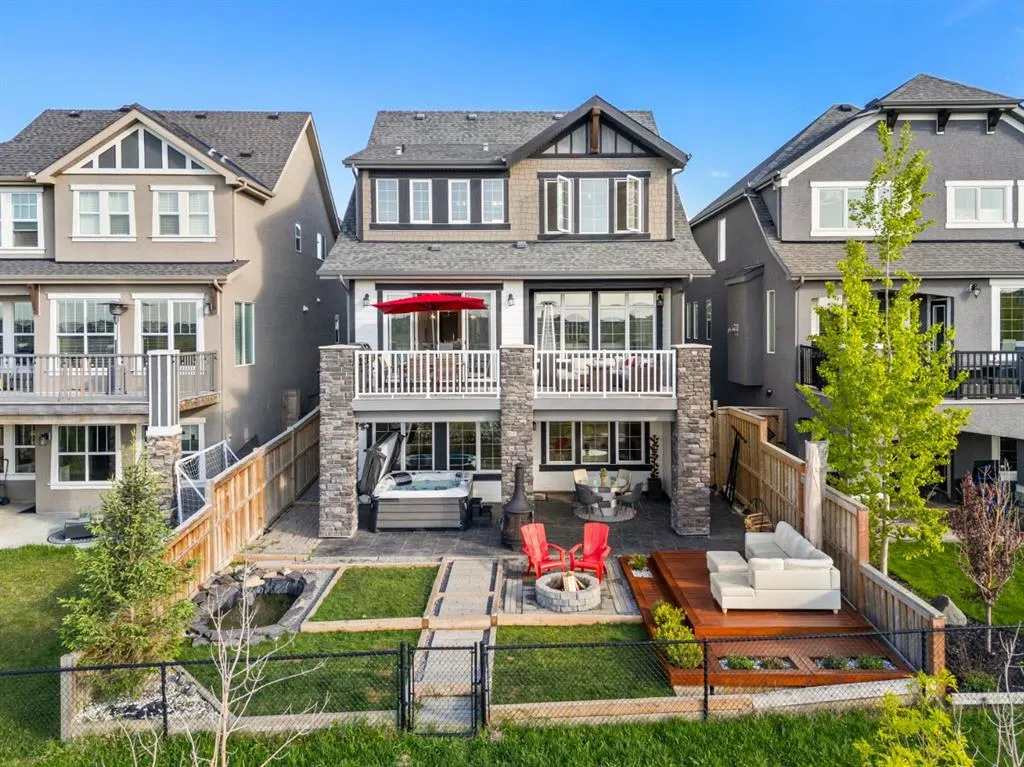 24 Masters Court SE