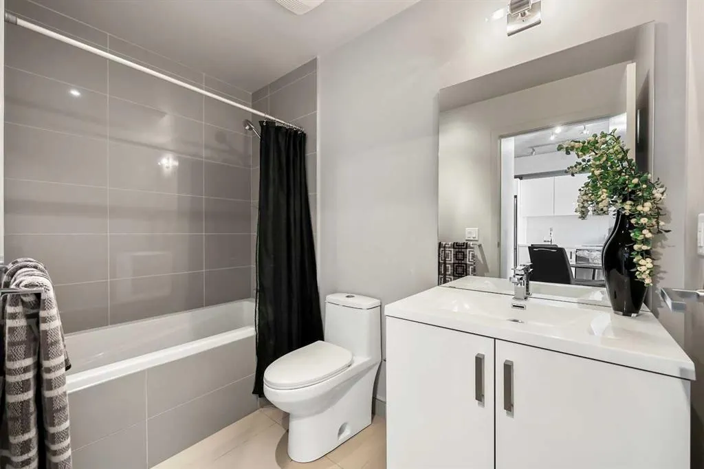 1010 6 Street SW, #705