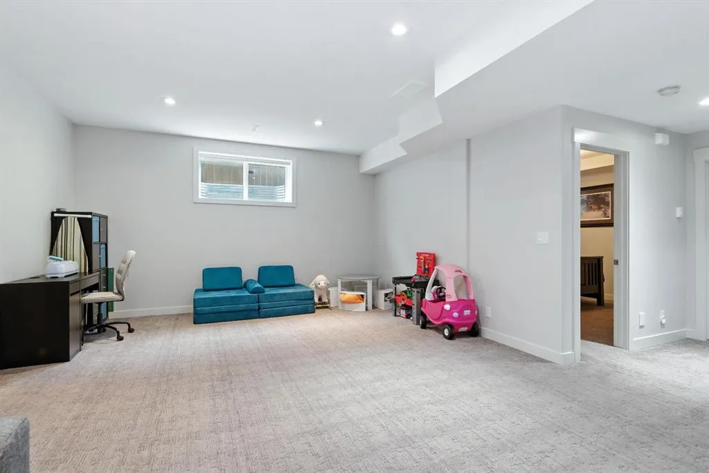 7 Vancouver Crescent