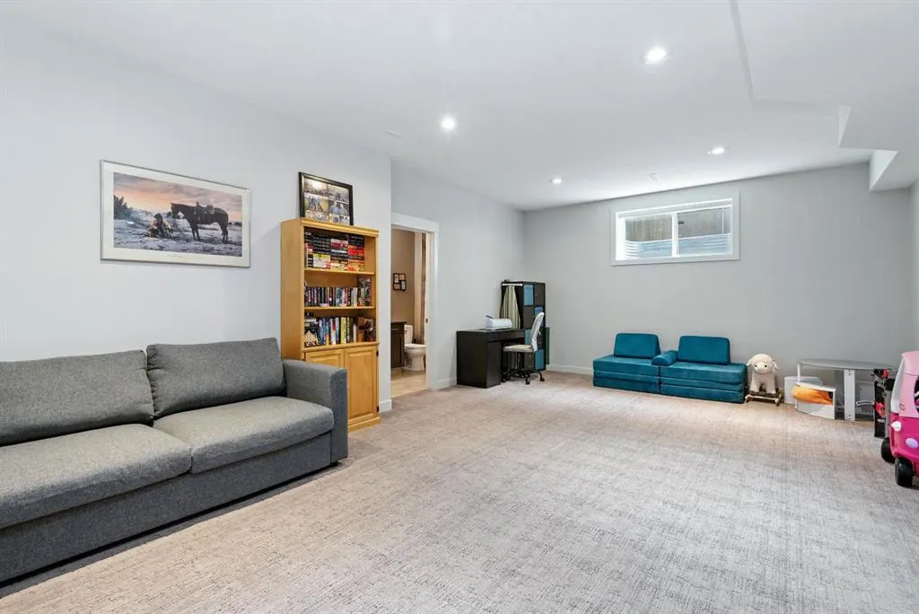 7 Vancouver Crescent