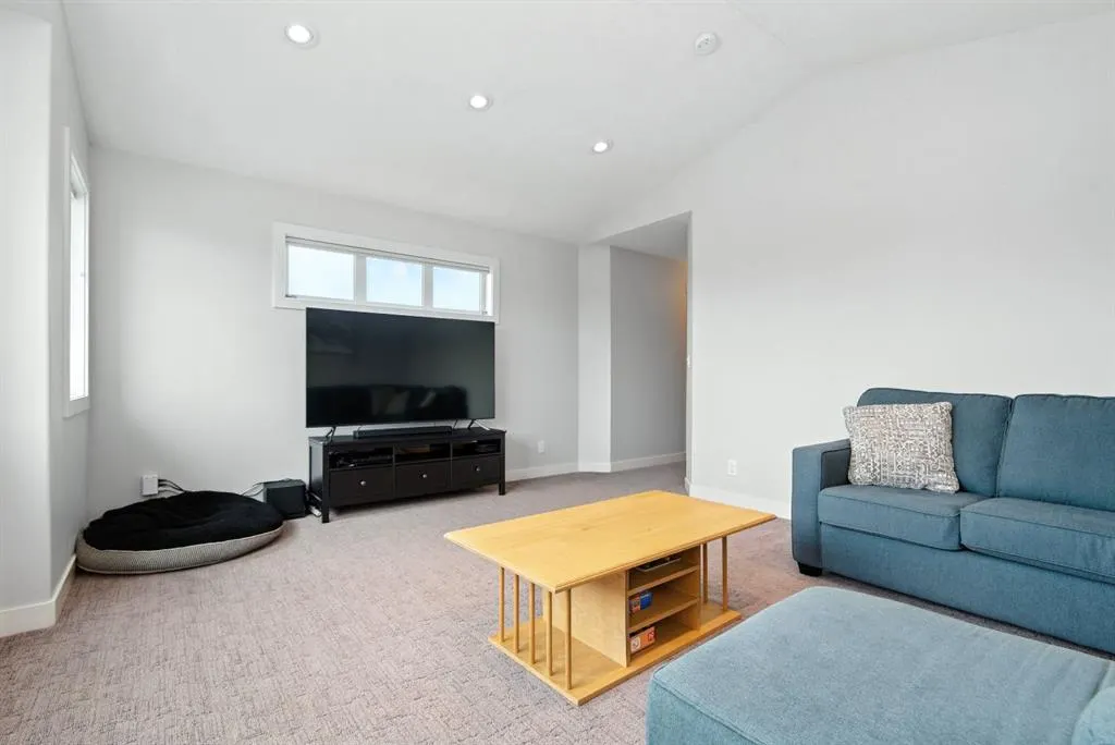 7 Vancouver Crescent