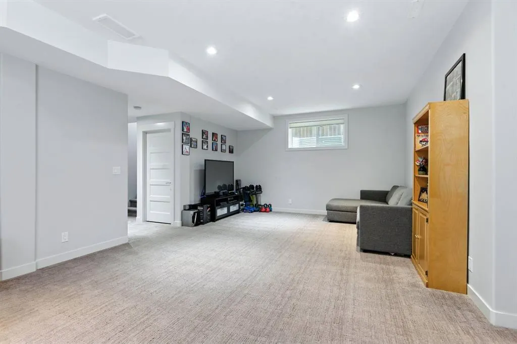 7 Vancouver Crescent
