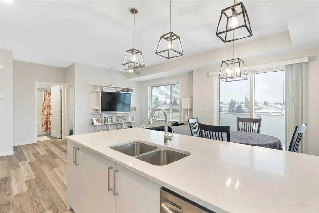 300 Harvest Hills Place NE, #402