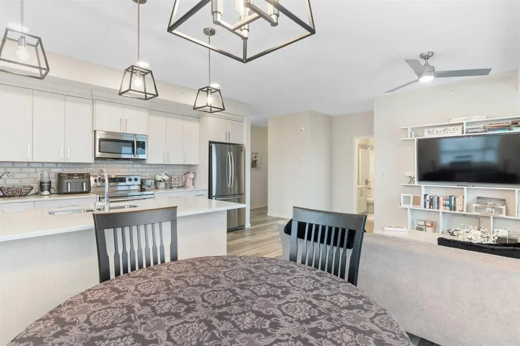 300 Harvest Hills Place NE, #402