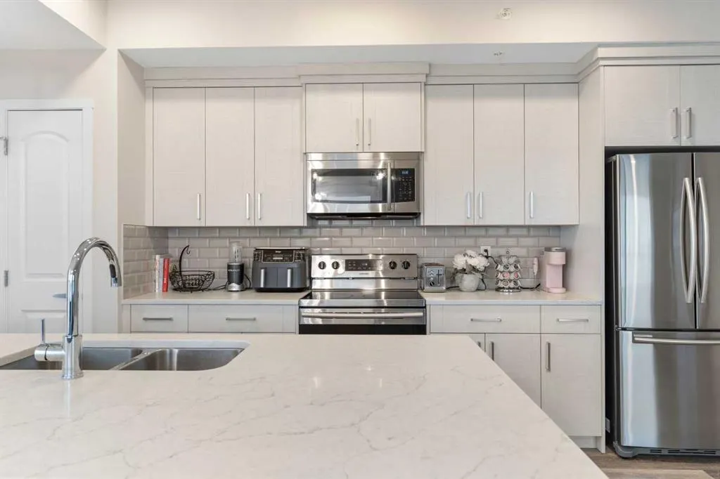 300 Harvest Hills Place NE, #402