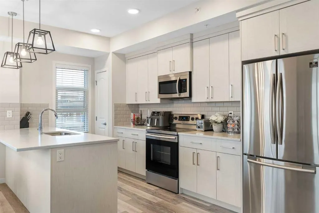 300 Harvest Hills Place NE, #402
