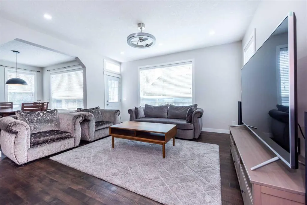 35 Aspen Stone Way SW