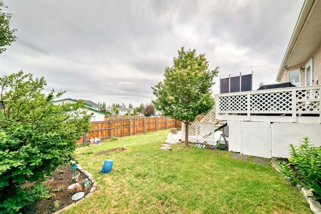401 Strathford Bay