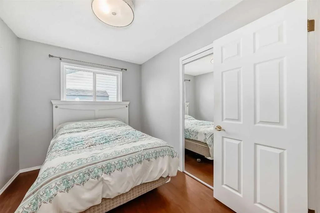 401 Strathford Bay