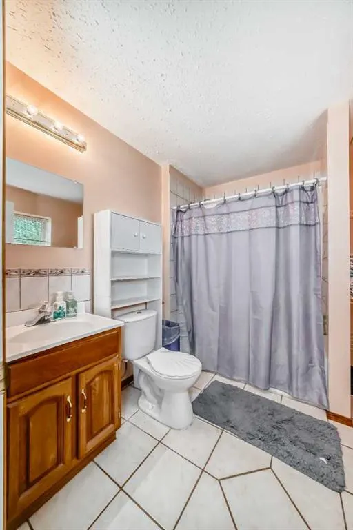 401 Strathford Bay