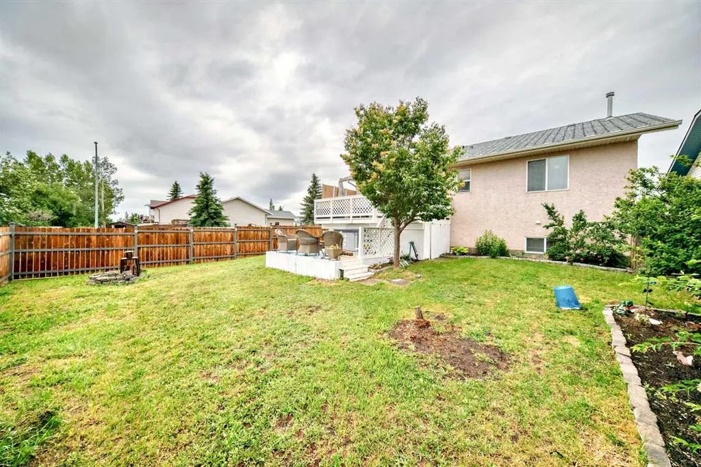 401 Strathford Bay