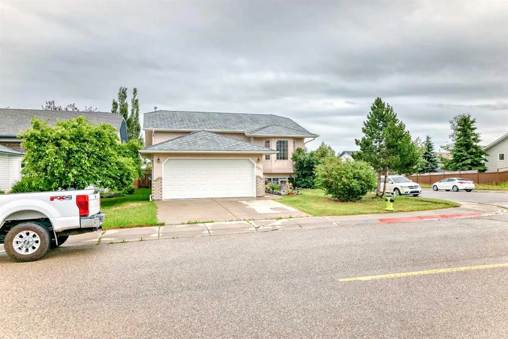 401 Strathford Bay
