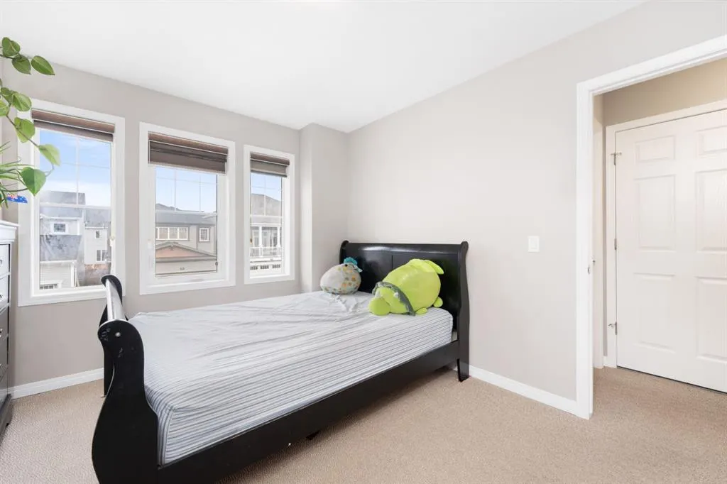 44 Cityside Green NE