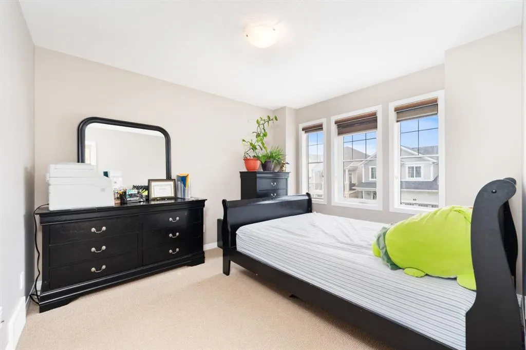 44 Cityside Green NE
