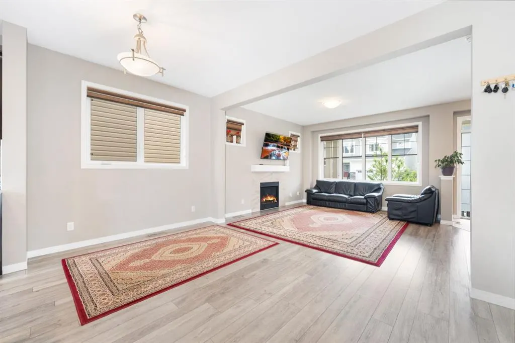 44 Cityside Green NE