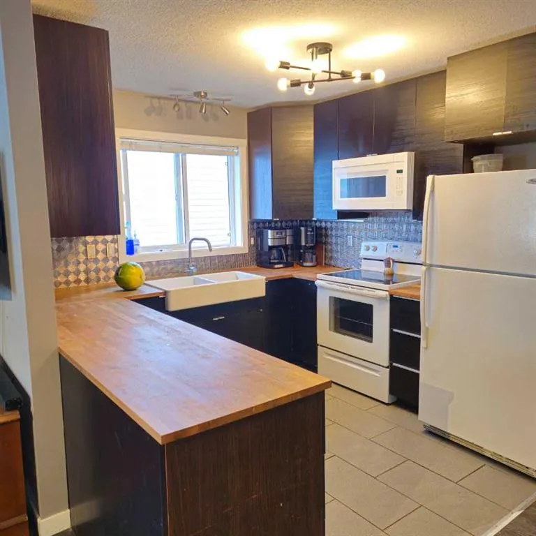 69 Willow Springs Crescent