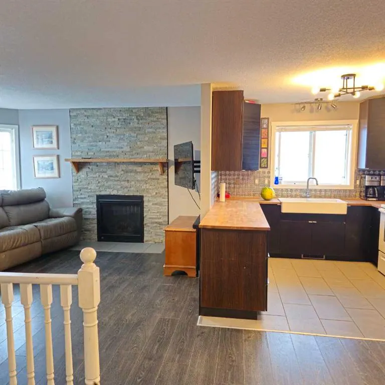 69 Willow Springs Crescent