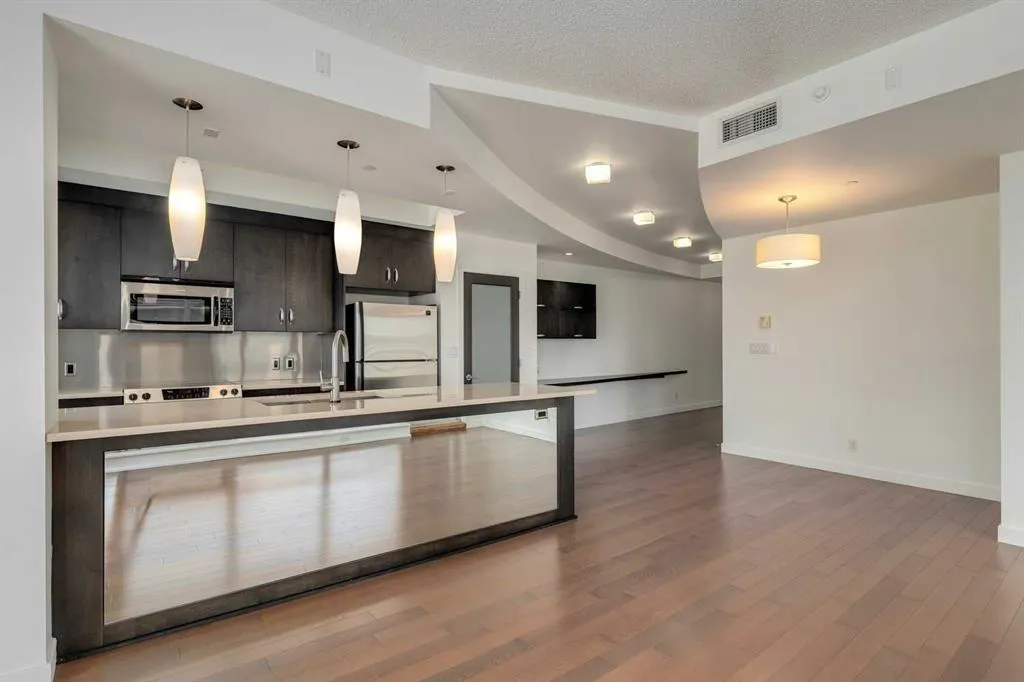 530 12 Avenue SW, #802