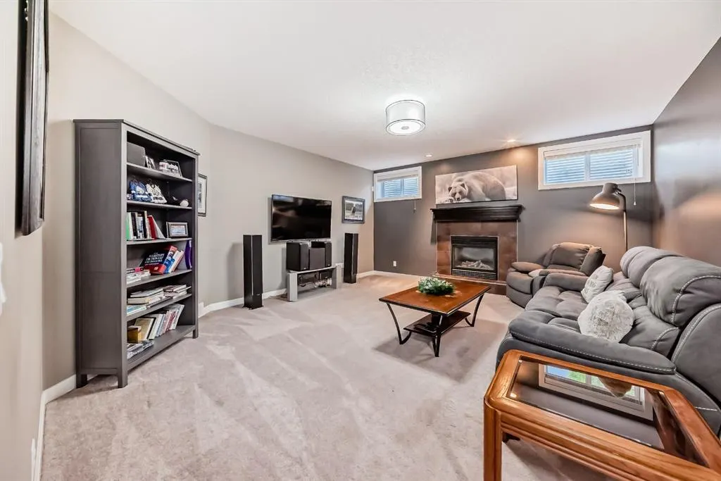 68 Ridge View Close