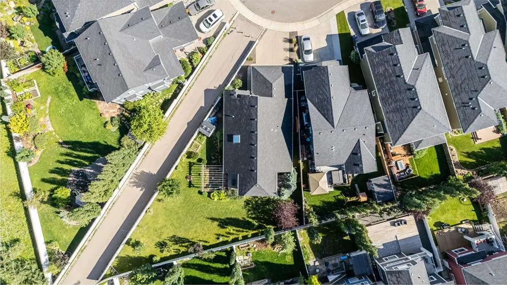 68 Ridge View Close