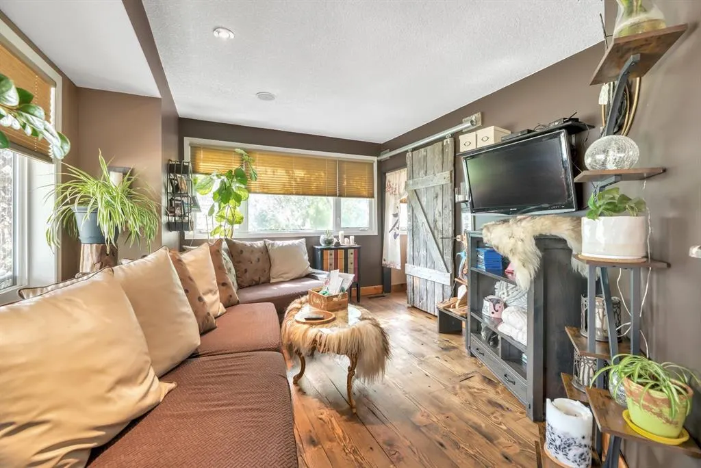 338067 1067 Drive E, #10